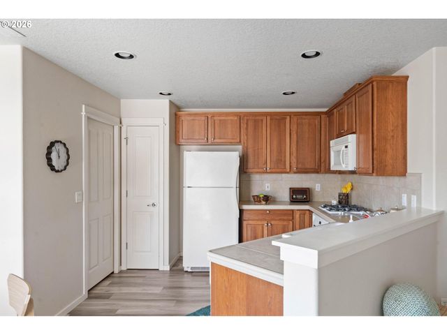 7102 Ne STONEWATER St, Hillsboro, OR 97124