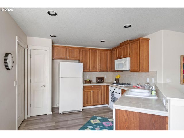 7102 Ne STONEWATER St, Hillsboro, OR 97124