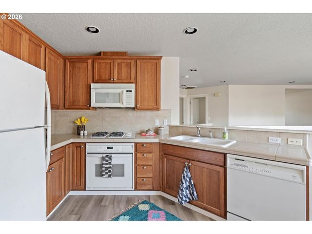 7102 Ne STONEWATER St, Hillsboro, OR 97124