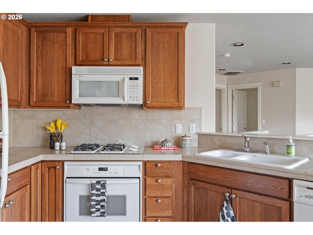 7102 Ne STONEWATER St, Hillsboro, OR 97124