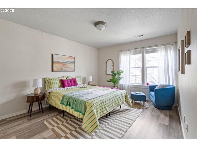 7102 Ne STONEWATER St, Hillsboro, OR 97124