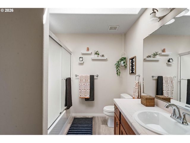 7102 Ne STONEWATER St, Hillsboro, OR 97124