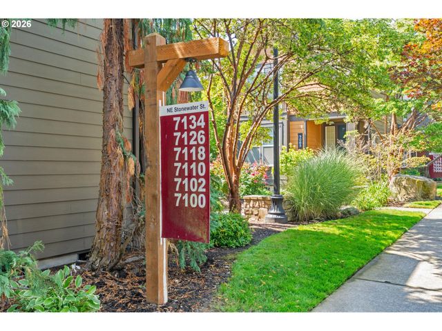 7102 Ne STONEWATER St, Hillsboro, OR 97124
