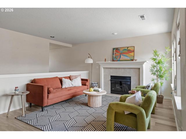 7102 Ne STONEWATER St, Hillsboro, OR 97124