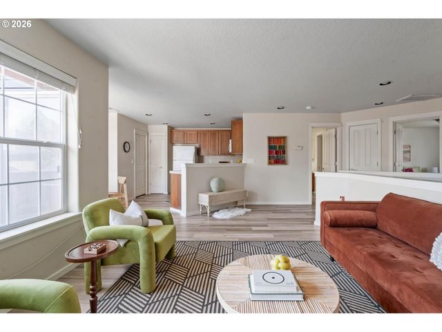 7102 Ne STONEWATER St, Hillsboro, OR 97124