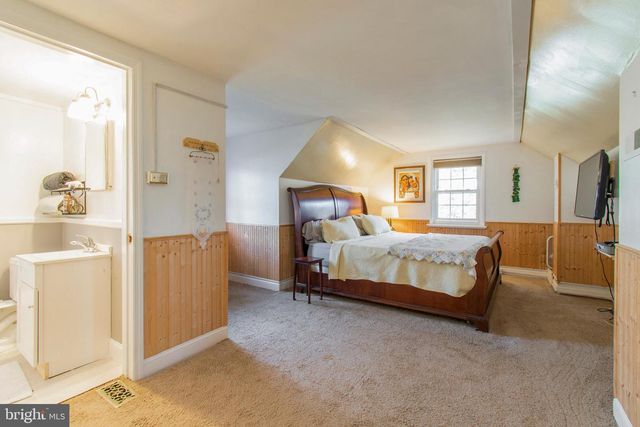 301 CENTRAL AVE, Hatboro, PA 19040
