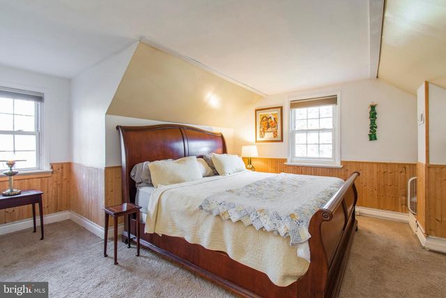 301 CENTRAL AVE, Hatboro, PA 19040