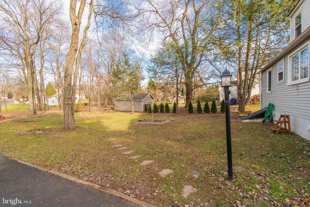 301 CENTRAL AVE, Hatboro, PA 19040