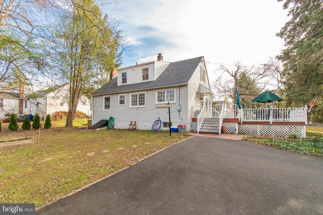 301 CENTRAL AVE, Hatboro, PA 19040