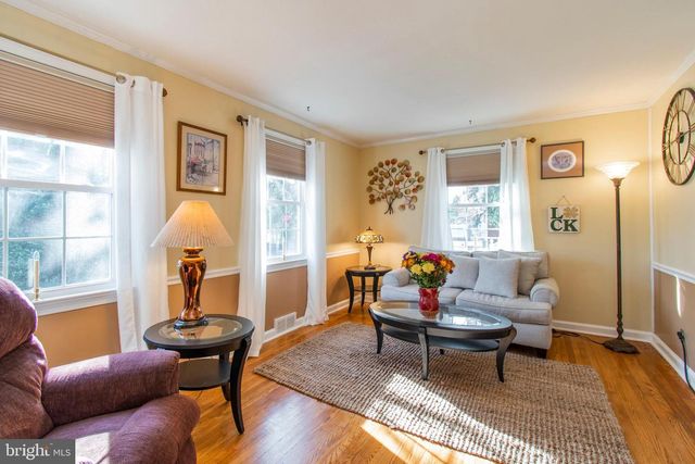 301 CENTRAL AVE, Hatboro, PA 19040