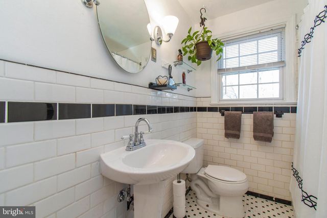301 CENTRAL AVE, Hatboro, PA 19040