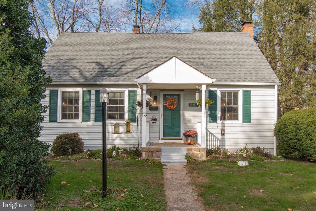 301 CENTRAL AVE, Hatboro, PA 19040