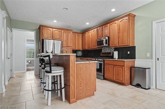 2541 Turf Paradise Drive, Stow, OH 44224
