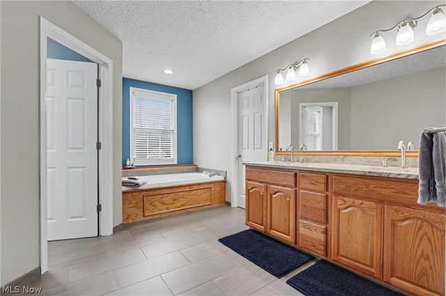 2541 Turf Paradise Drive, Stow, OH 44224