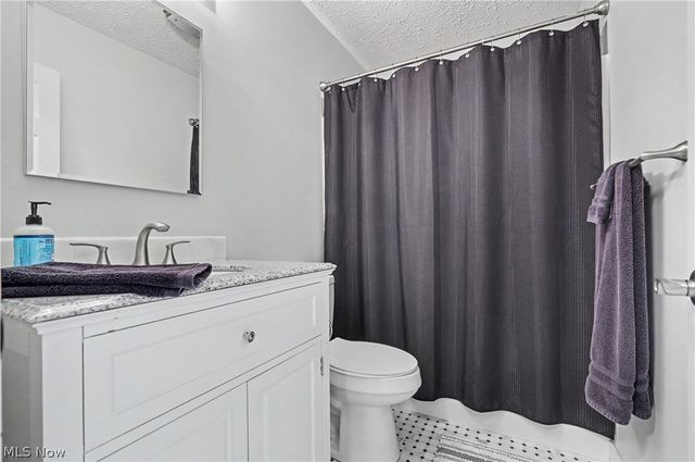 2541 Turf Paradise Drive, Stow, OH 44224