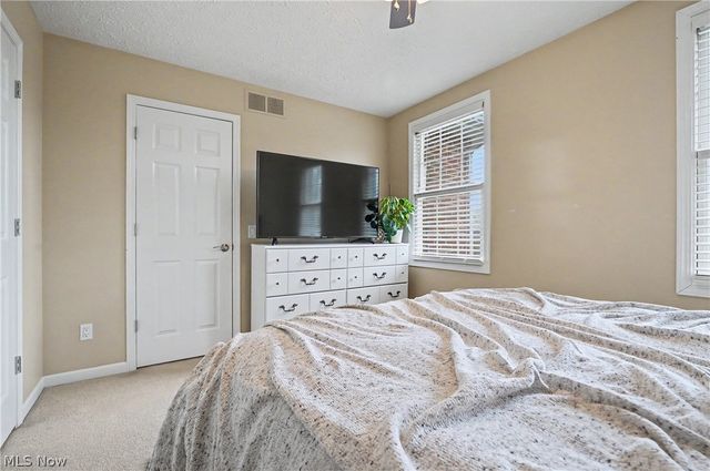 2541 Turf Paradise Drive, Stow, OH 44224