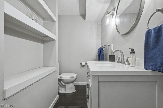 2541 Turf Paradise Drive, Stow, OH 44224