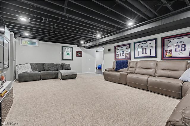 2541 Turf Paradise Drive, Stow, OH 44224