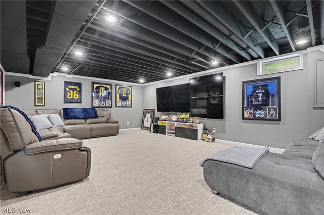 2541 Turf Paradise Drive, Stow, OH 44224