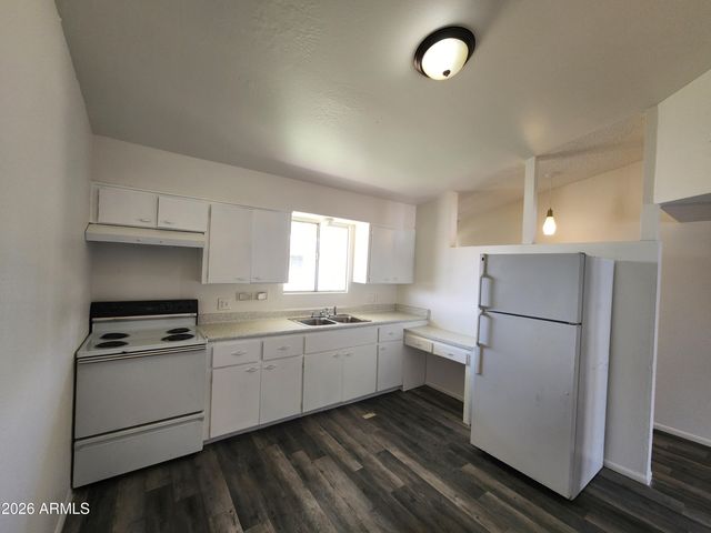 2140 W HEATHERBRAE Drive 1, Phoenix, AZ 85015
