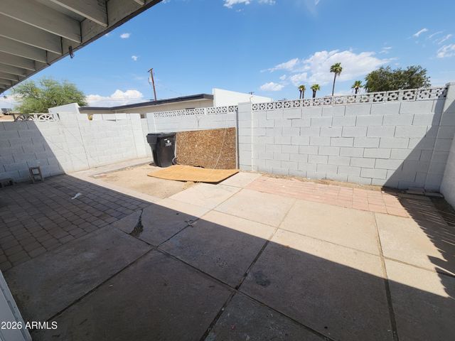 2140 W HEATHERBRAE Drive 1, Phoenix, AZ 85015
