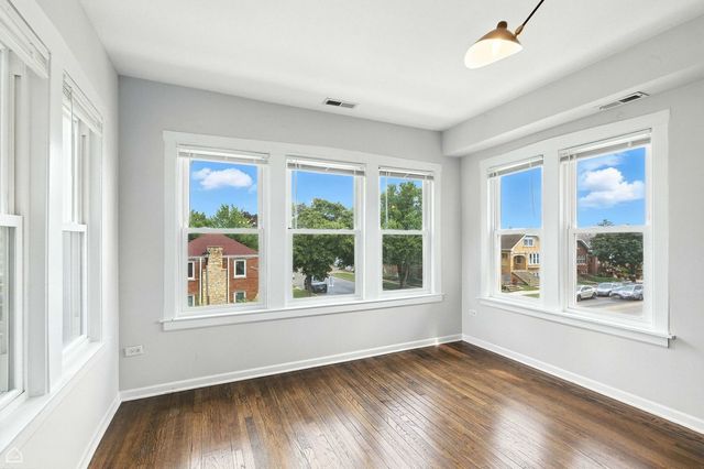 1648 East Avenue 2E, Berwyn, IL 60402