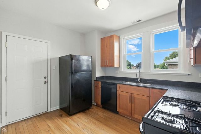1648 East Avenue 2E, Berwyn, IL 60402