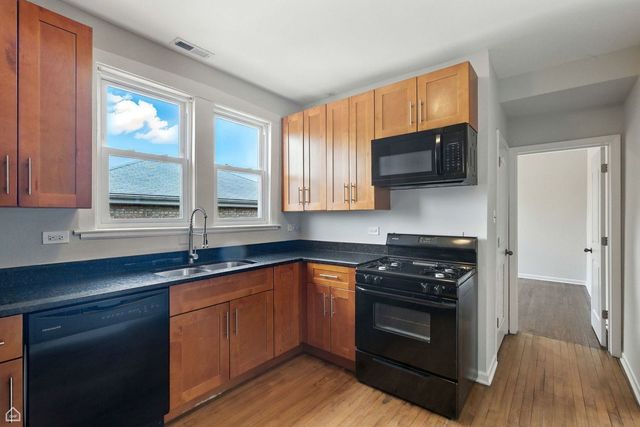 1648 East Avenue 2E, Berwyn, IL 60402