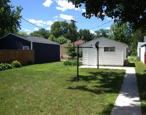 2804 37th Avenue S, Minneapolis, MN 55406