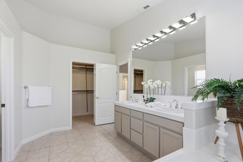 Image 34 of property listing at 1424 Rosecrest Terrace, San Jose, CA 95126