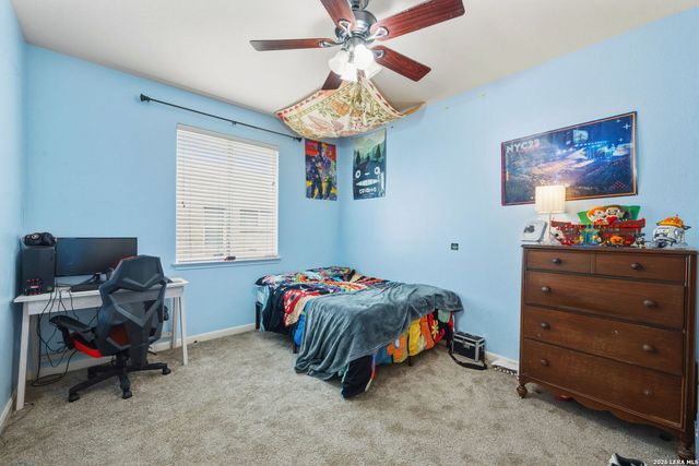 305 HILTON DR, Cibolo, TX 78108