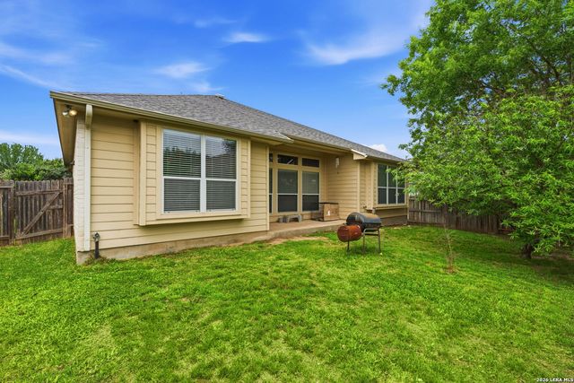 305 HILTON DR, Cibolo, TX 78108