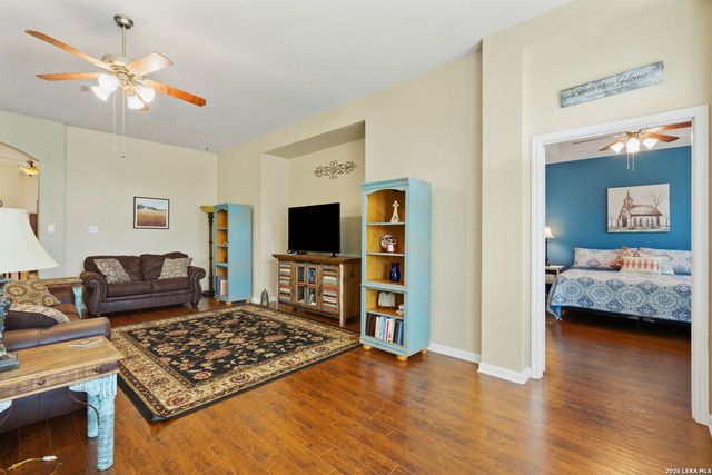 305 HILTON DR, Cibolo, TX 78108