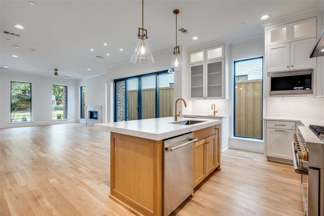 3605 McFARLIN Boulevard, University Park, TX 75205