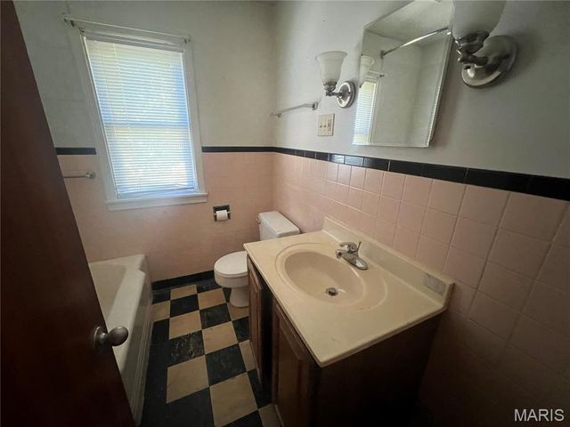 301 E 7th North Street, Mount Olive, IL 62069