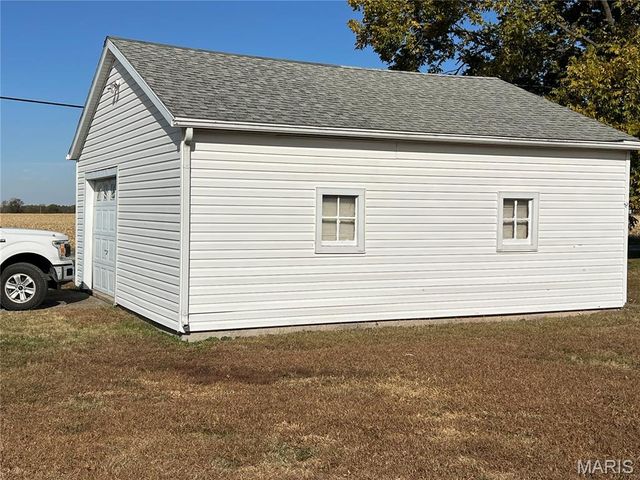 301 E 7th North Street, Mount Olive, IL 62069