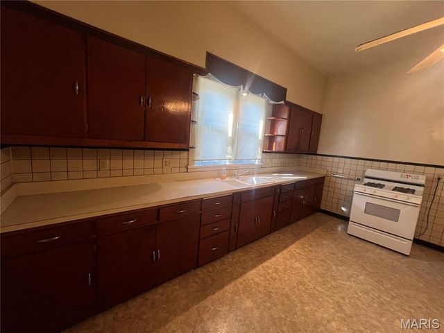 301 E 7th North Street, Mount Olive, IL 62069