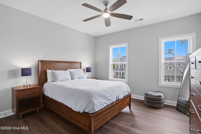 30 Man O War Lane, Hampstead, NC 28443