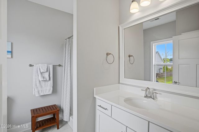 30 Man O War Lane, Hampstead, NC 28443