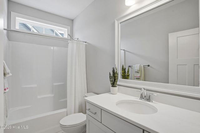 30 Man O War Lane, Hampstead, NC 28443