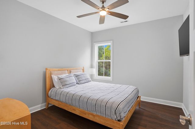 30 Man O War Lane, Hampstead, NC 28443