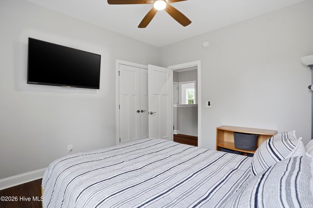 30 Man O War Lane, Hampstead, NC 28443