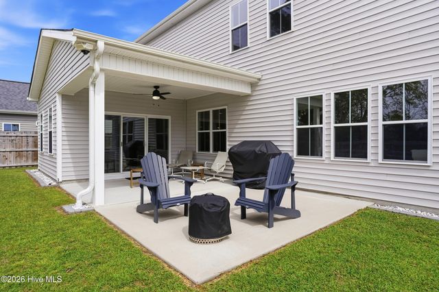 30 Man O War Lane, Hampstead, NC 28443