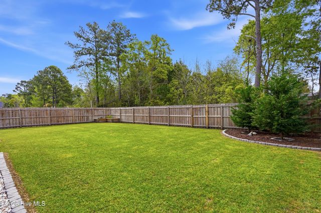 30 Man O War Lane, Hampstead, NC 28443