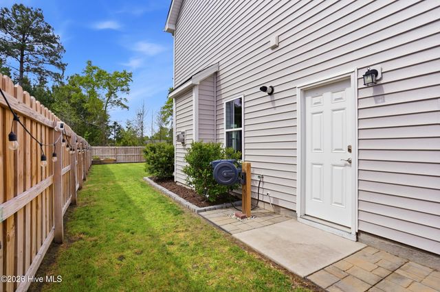 30 Man O War Lane, Hampstead, NC 28443