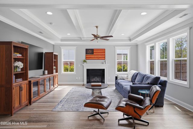 30 Man O War Lane, Hampstead, NC 28443
