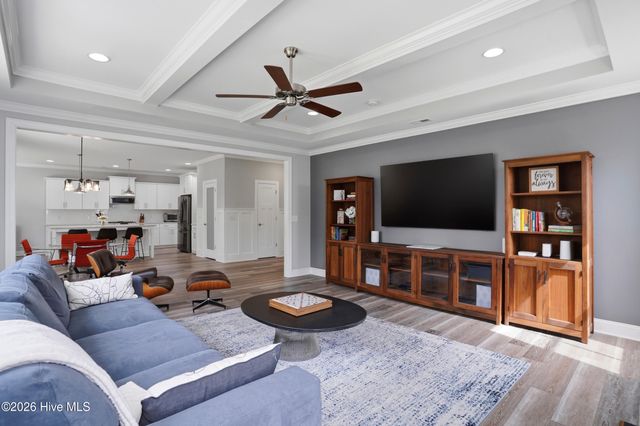 30 Man O War Lane, Hampstead, NC 28443
