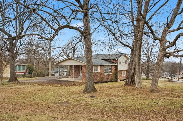339 Bonnahurst Dr, Hermitage, TN 37076
