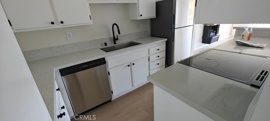 Image 4 of property listing at 6542 D-102 Ocean Crest, Rancho Palos Verdes, CA 90275