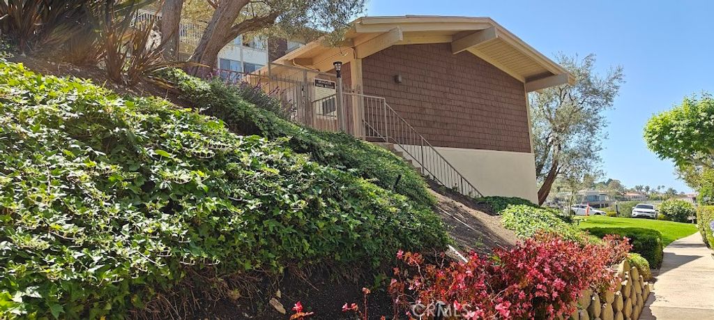 Image 57 of property listing at 6542 D-102 Ocean Crest, Rancho Palos Verdes, CA 90275